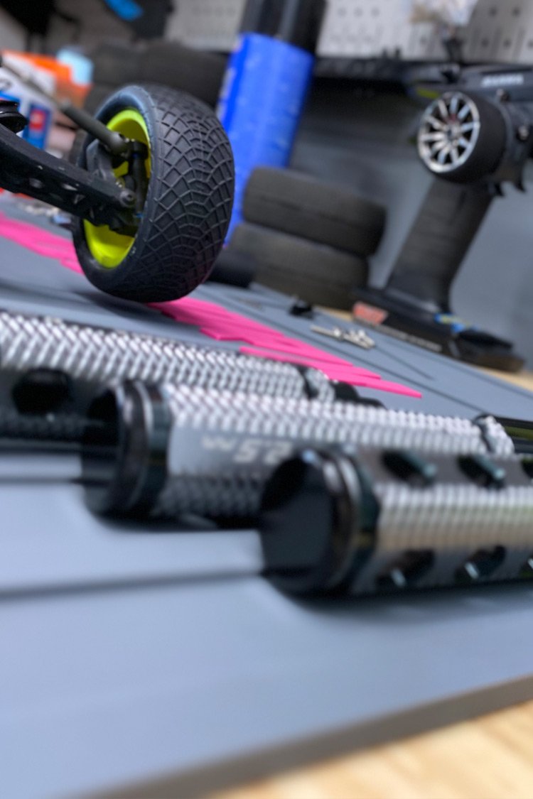 rcrw-original-pit-mat-gr-pink-in-use-3.jpg