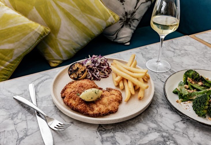 $20 Lunch Special! 
Monday - Friday 
11.30pm - 2.30pm
 
This is your sign to get out of the office for that well deserved lunch break!