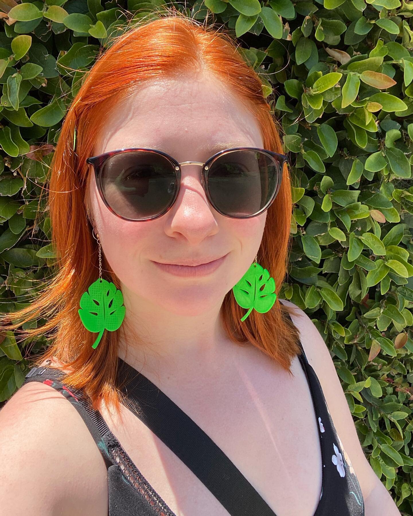First day of Summer! Excited to wear a new jumpsuit, I paired it with my favorite Monstera earrings! (Shop in Bio) #firstdayofsummer #monstera #earrings #earringsoftheday #arttechbabe #handmadejewelry