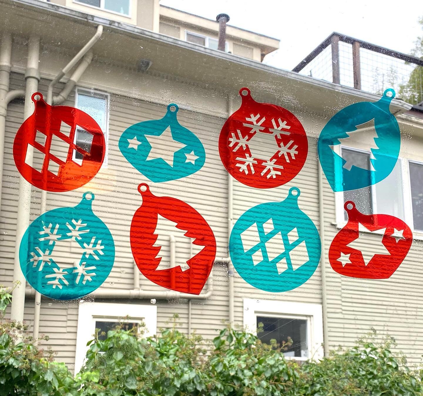 New Holiday Window Clings! Renter friendly way to decorate for the holidays! 🎁❄️🎄🎅 Check them out on the Etsy store through the bio link!