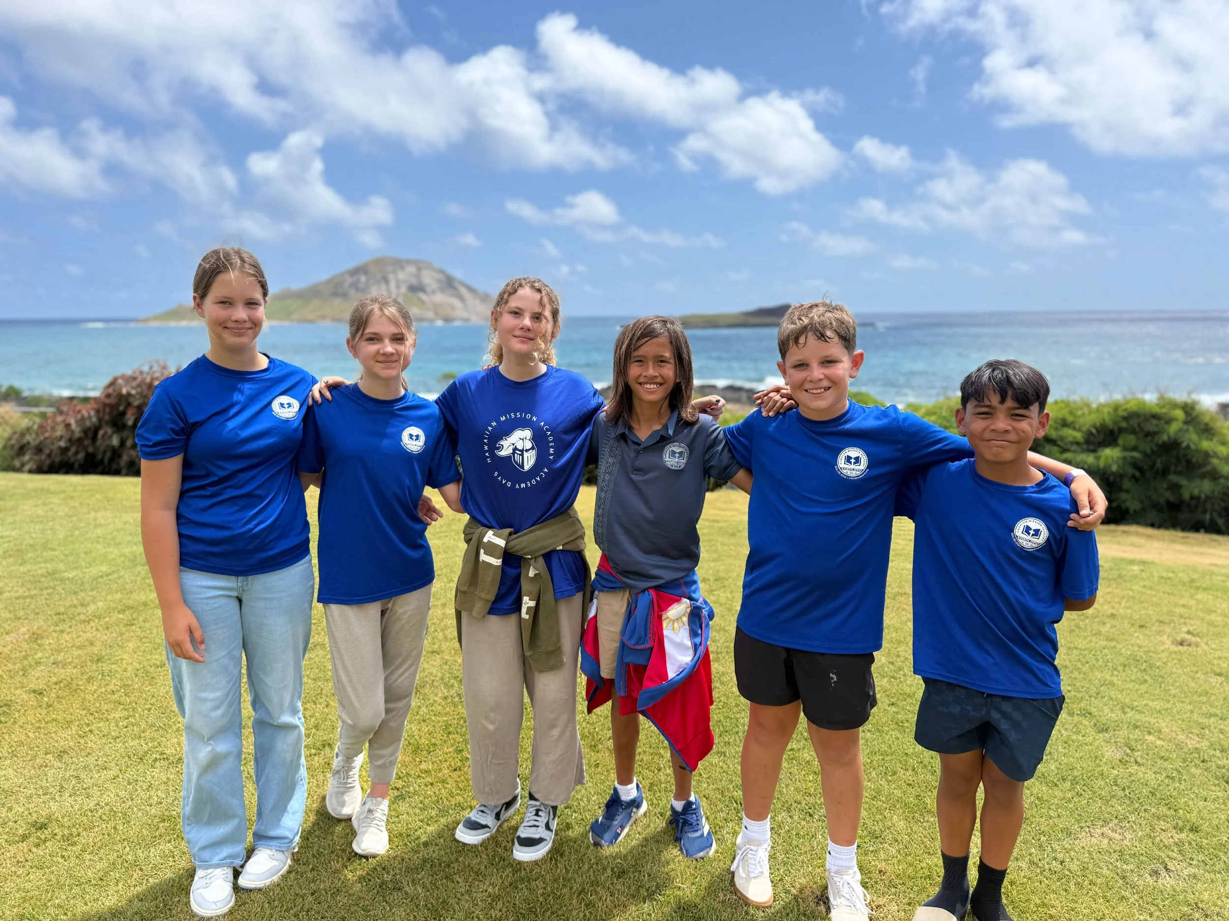 Students together at a field trip.