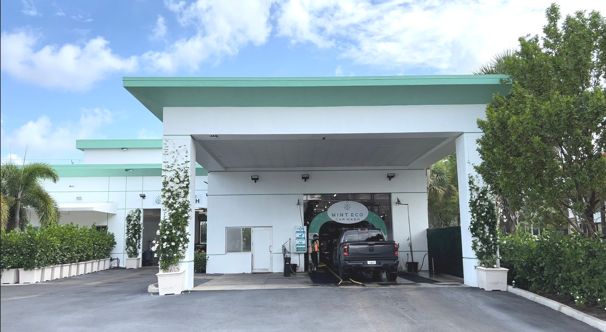 Mint Eco Car Wash and Detail Center Okeechobee Boulevard & FLTurnpike