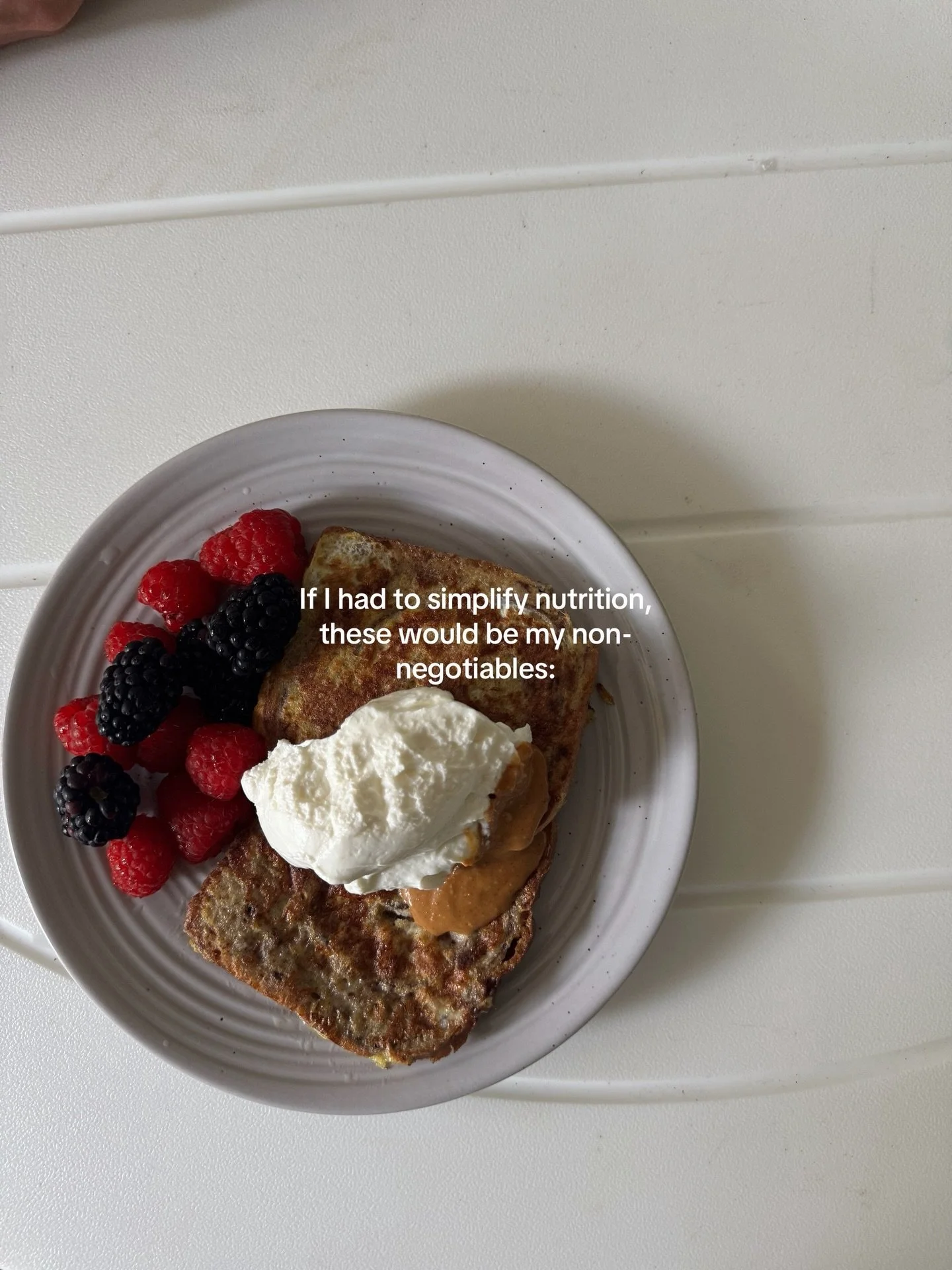 Having nutrition non-negotiables isn&rsquo;t about perfection &ndash; it&rsquo;s about patterns that support energy, daily life, and overall health 🍒☕️🌯🥑

These are what work for me (and what I often see work well for others), but they&rsquo;re no