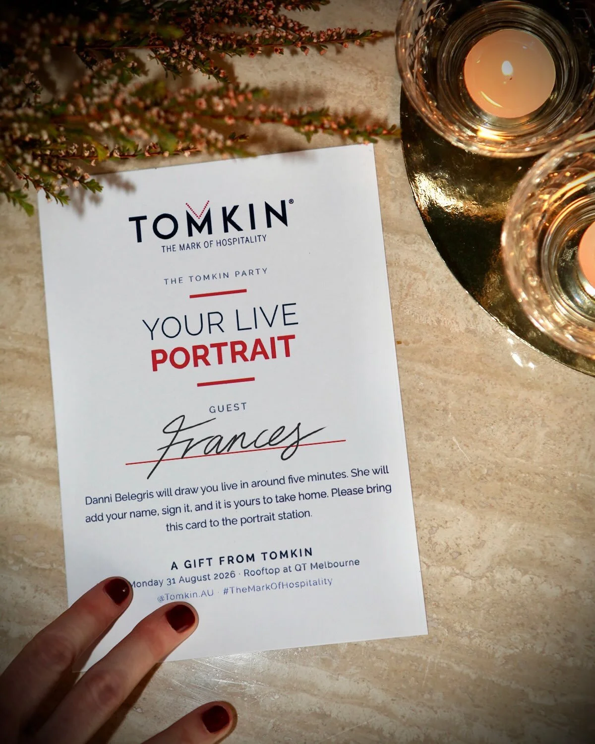 To the event planners hosting hundreds of guests - Live Portrait Tokens are an effective way to use Live Illustration at events 🩷 Swipe across to see.
&bull;
Random attendees are awarded the tokens as a lucky door prizes upon arrival, which they t