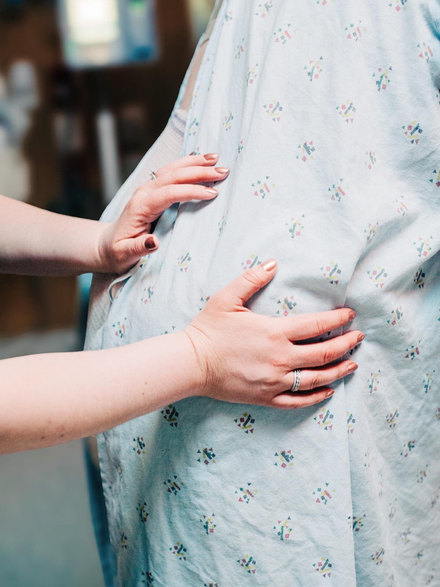 The Hands of a Birth Doula ✨
The hands of a birth doula are quiet, steady, and deeply present. They do not rush. They do not judge. They hold space in the most vulnerable moments.
These hands have massaged aching backs through hours of labor. They&rs