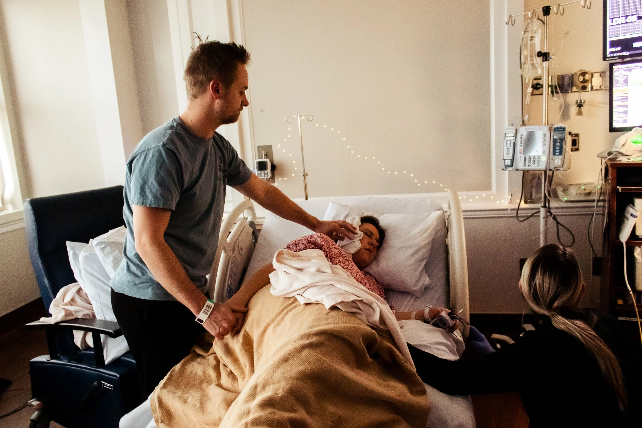 How Your Partner And Doula Work Together During Birth