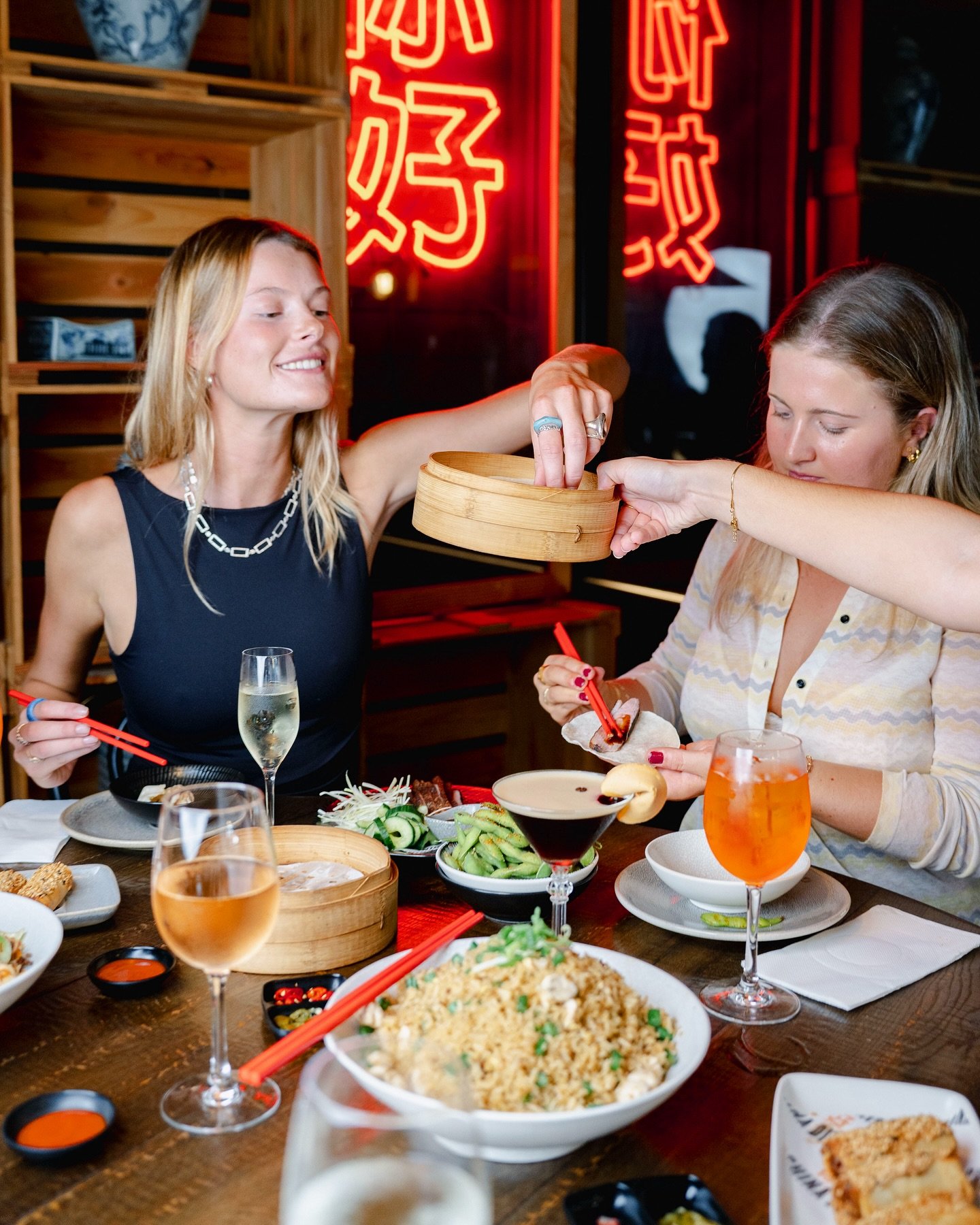 BOTTOMLESS BRUNCH THIS SATURDAY 🍸🥢
Kick off the weekend with dumplings, drinks &amp; good vibes.
Join us this Saturday for Bottomless Brunch &ndash; bookings via the link in bio! 

.
.
.
#ChinaDiner #BottomlessBrunch #SydneyEats #BondiFoodie #Weeke