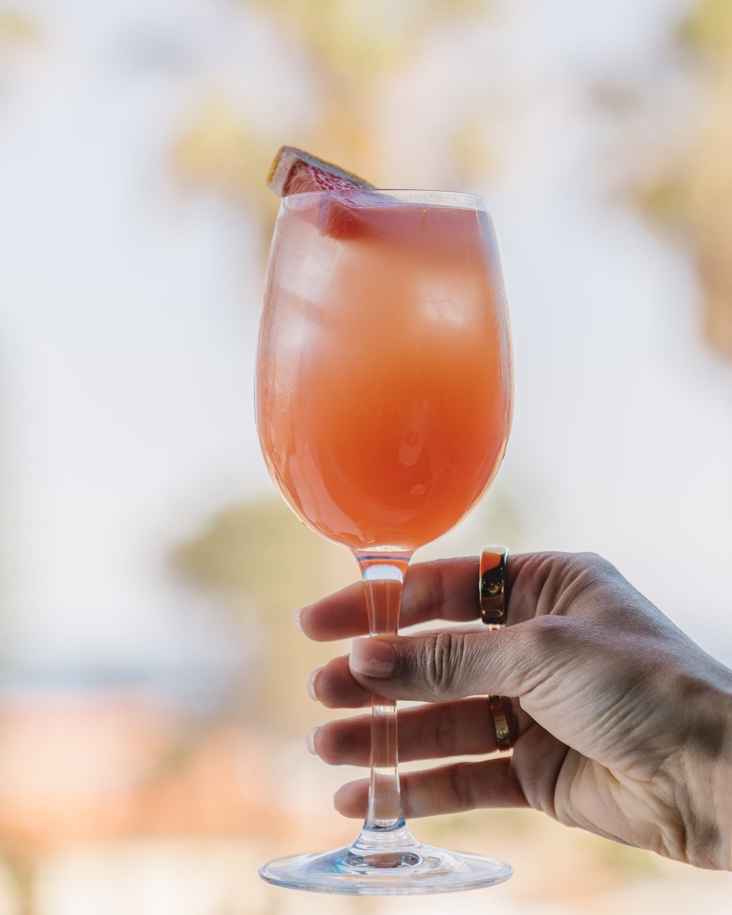 SOAK UP THE SUN AT CHINA DINER ☀️🥢
Great food, fresh drinks &amp; Bondi Beach just steps away.
Walk-ins welcome or book via the link in bio!

.
.
.
#ChinaDiner #BondiBeach #SydneyEats #BondiFoodie #OutdoorDining #DumplingTime #SydneyRestaurants