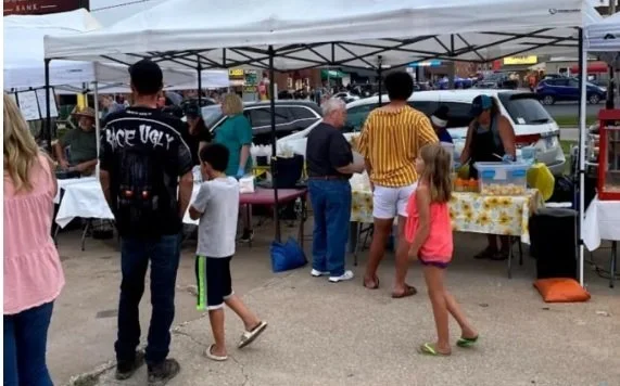 Monmouth Farmers' Market in Monmouth, Illinois