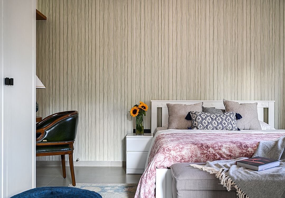 We are looking back on a project we recently completed. It&rsquo;s nice to see how the different requirements  and occupants unique needs for each room guided their layout, finishes and material palette. 

Photography @nayansoni21 
Wallpaper @homesto