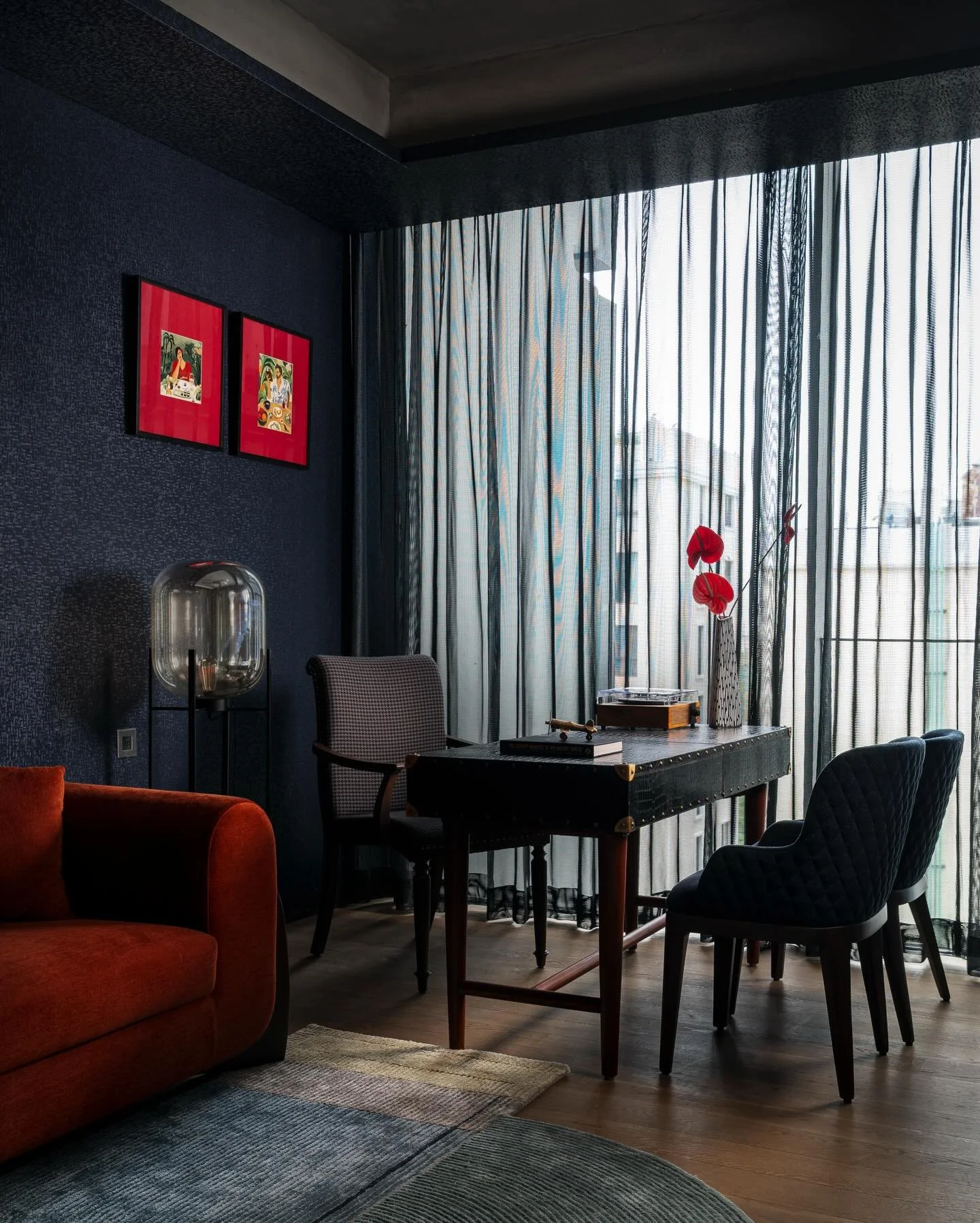We absolutely loved designing this sea-facing Chennai apartment for a young couple with full, beautiful, busy lives. Their brief was simple yet thoughtful: a home that feels warm and welcoming, layered with understated luxury. A space that brings the
