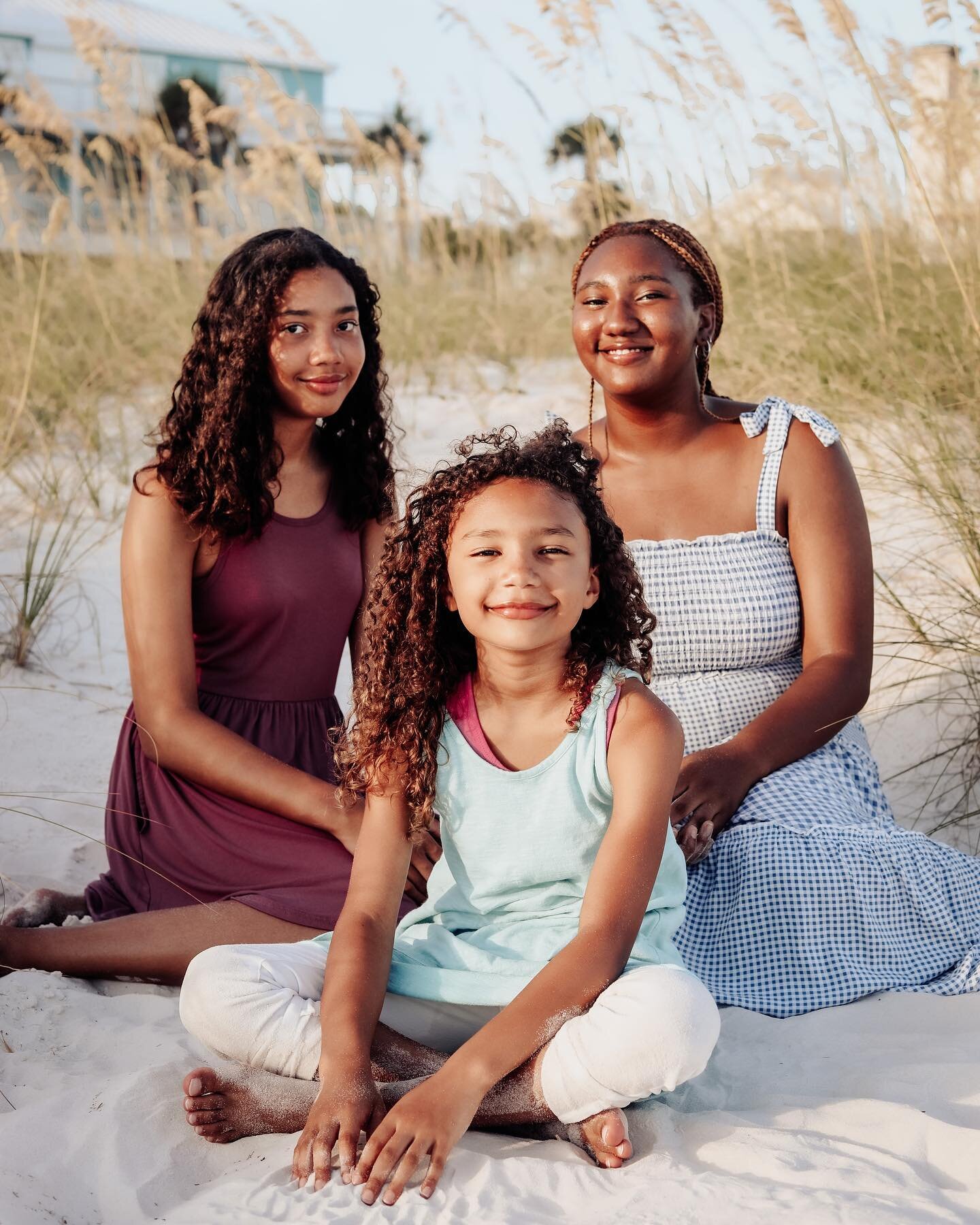 These beautiful ladies were so fun to shoot with!! Their story and bond are both so sweet, and I always love spending time with them.✨📸
&bull;
&bull;
&bull;
#goldenhour #portraitphotography #familyportraits #orangebeachalabama #vacationportraits #ca