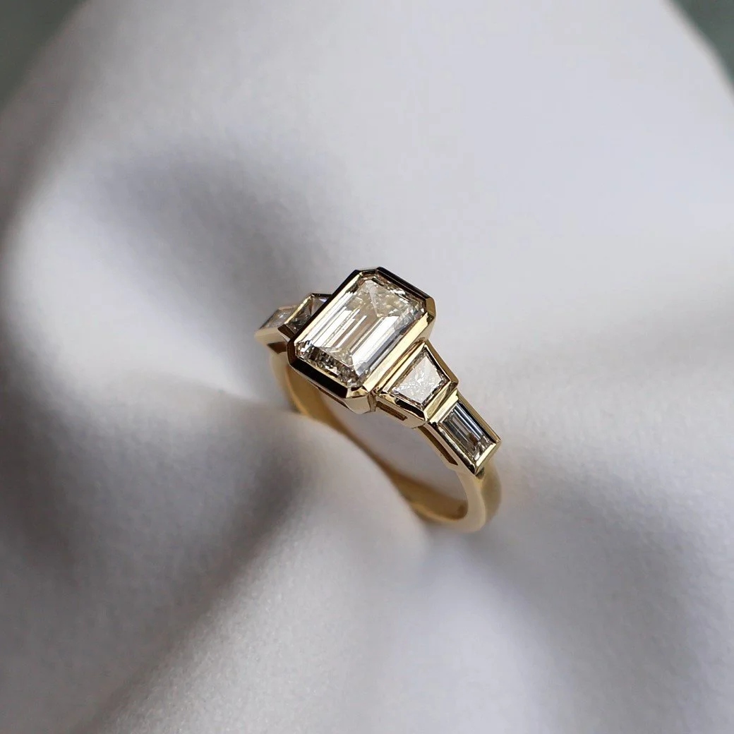 SOLD ✨

After lot's of enquiries and a few custom pieces inspired by this design, this ring has now found its forever home in the Netherlands.

A lovely couple from Amsterdam were travelling through Australia when they got engaged in Noosa. After the