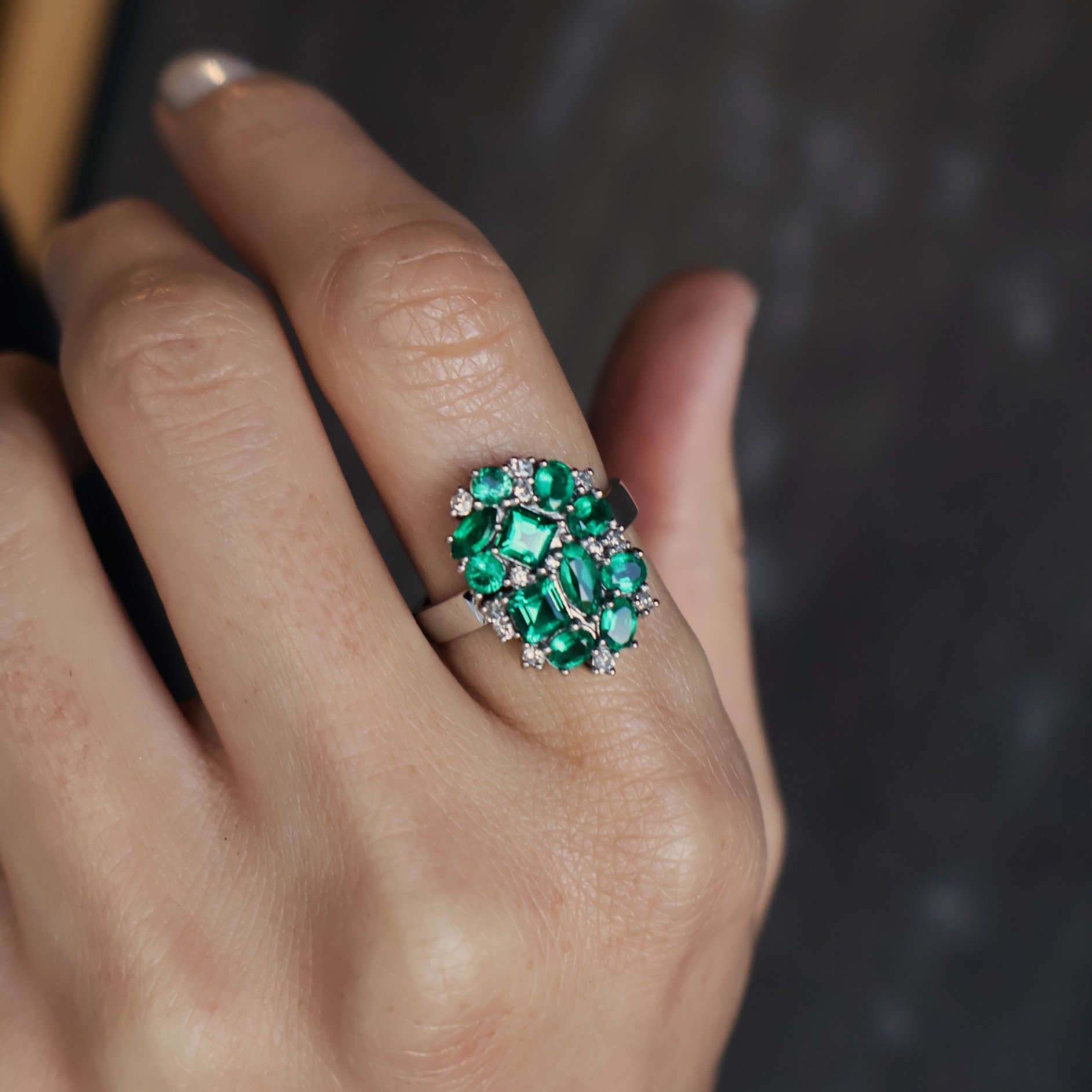 Emerald jewellery remodelling after