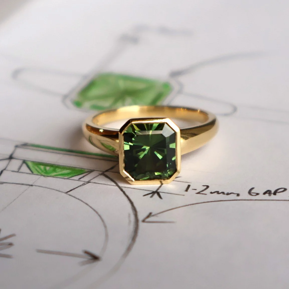 Square bezel green sapphire engagement ring | Glenn & Tahlia