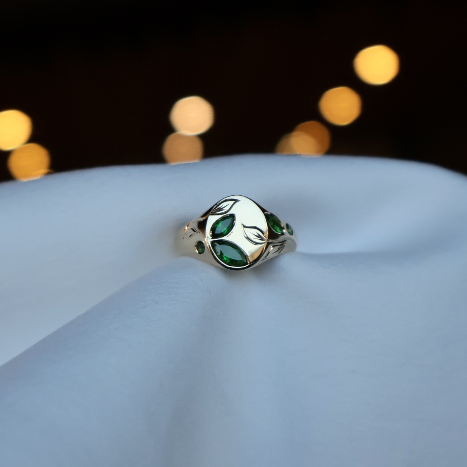 Little Leaf Signet Ring | 9ct