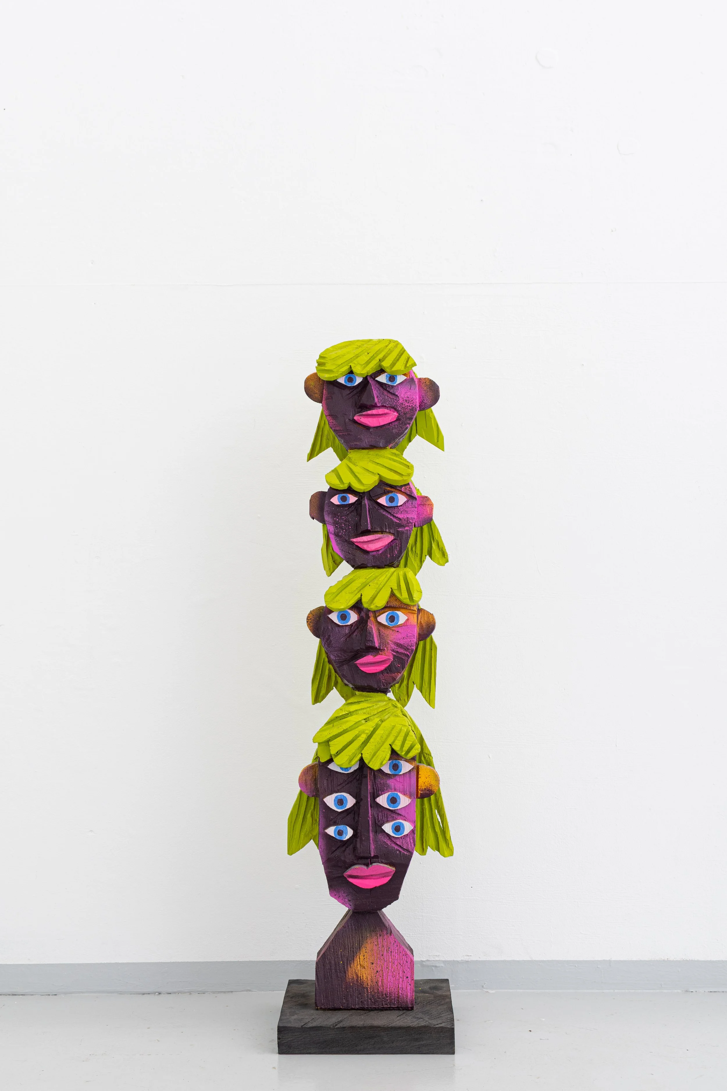 Roman Manikhin  - Totem pole, 2022