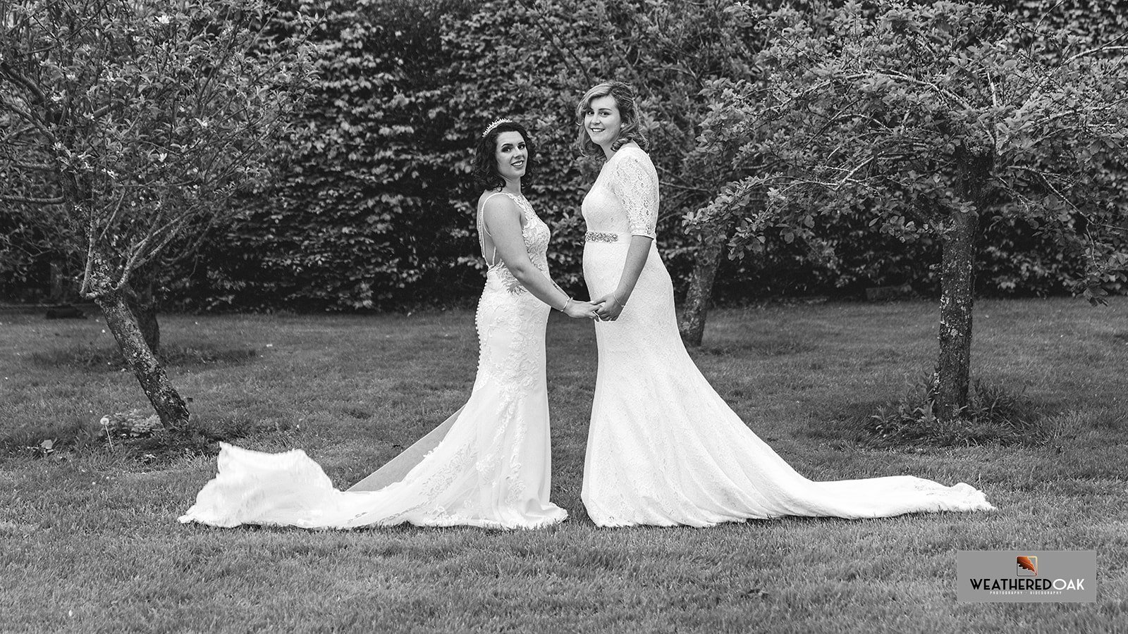 Stacey&Naomi BW-107_websize.jpg