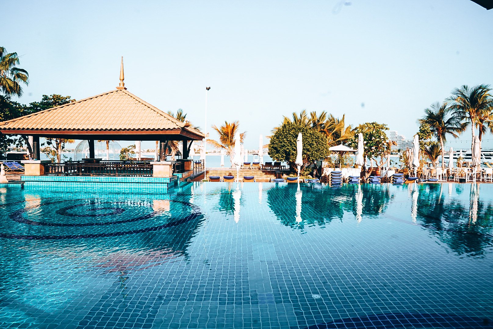 best luxury hotels on the palm dubai