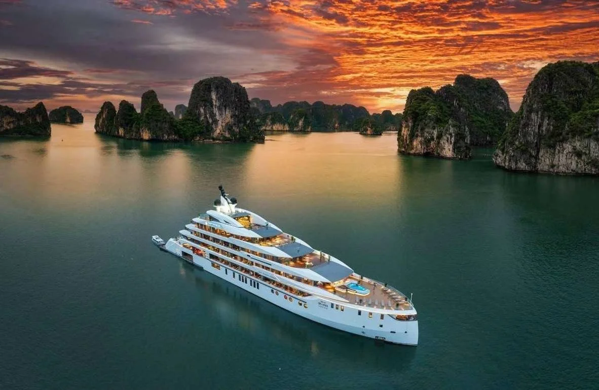 Grand-Pioneers-Halong-Bay-Cruise.jpg