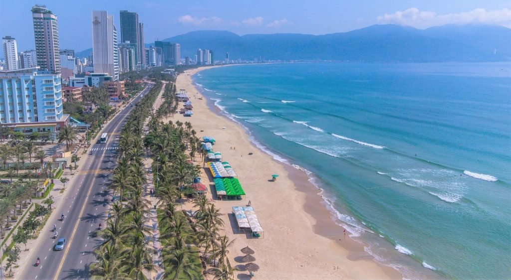 Furama-Resort-Danang-Top-Attraction-Places-in-Danang-My-Khe-Beach-1024x562-1.jpg