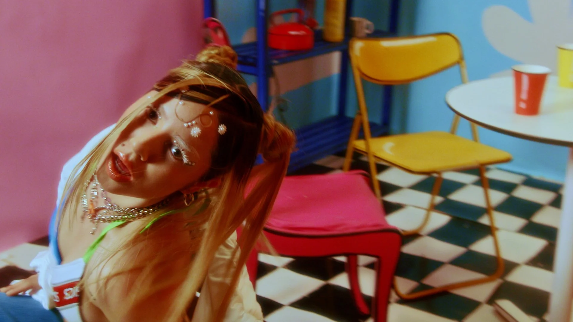 INSTA 6.00_01_06_10.Still003.JPG