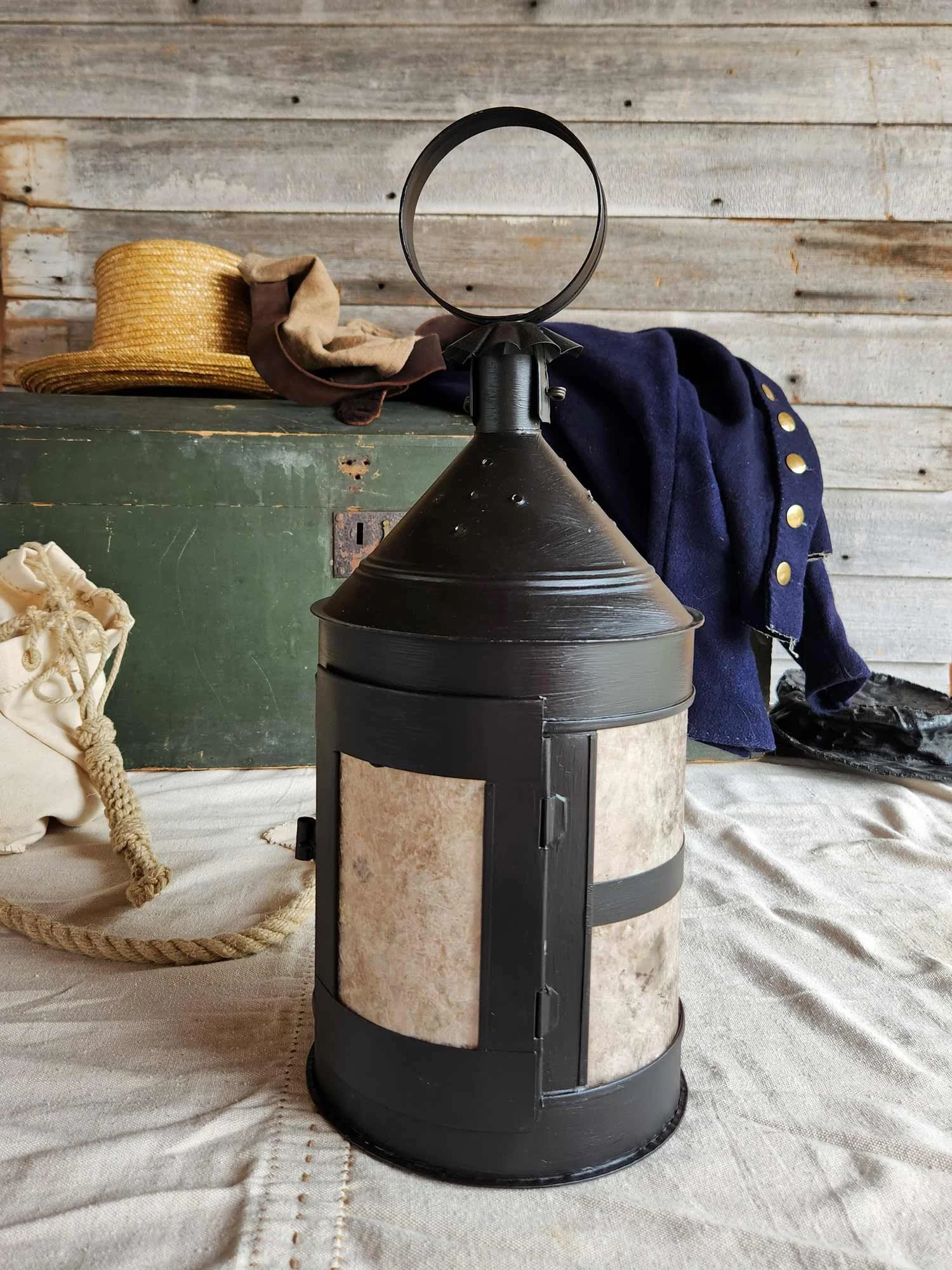 Kates-Round-Lantern-Black-2569-3.jpg