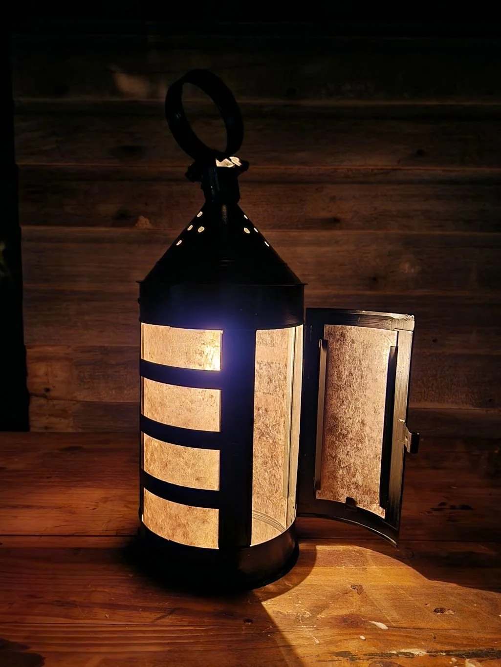 English Ship lantern with lite panes lit.jpg