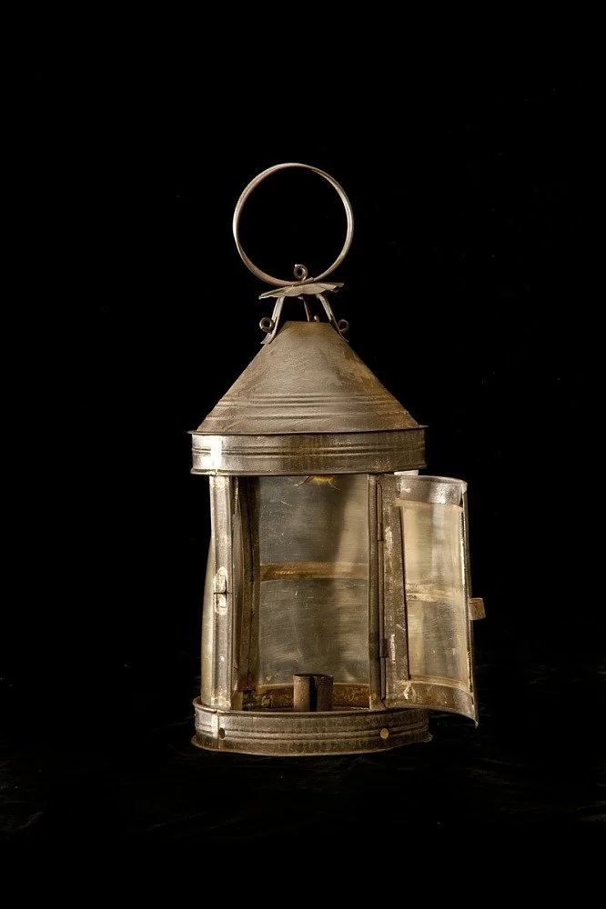 18th century lantern, Smithsonian Institution, American History Museum, ID#2002.0160.04.