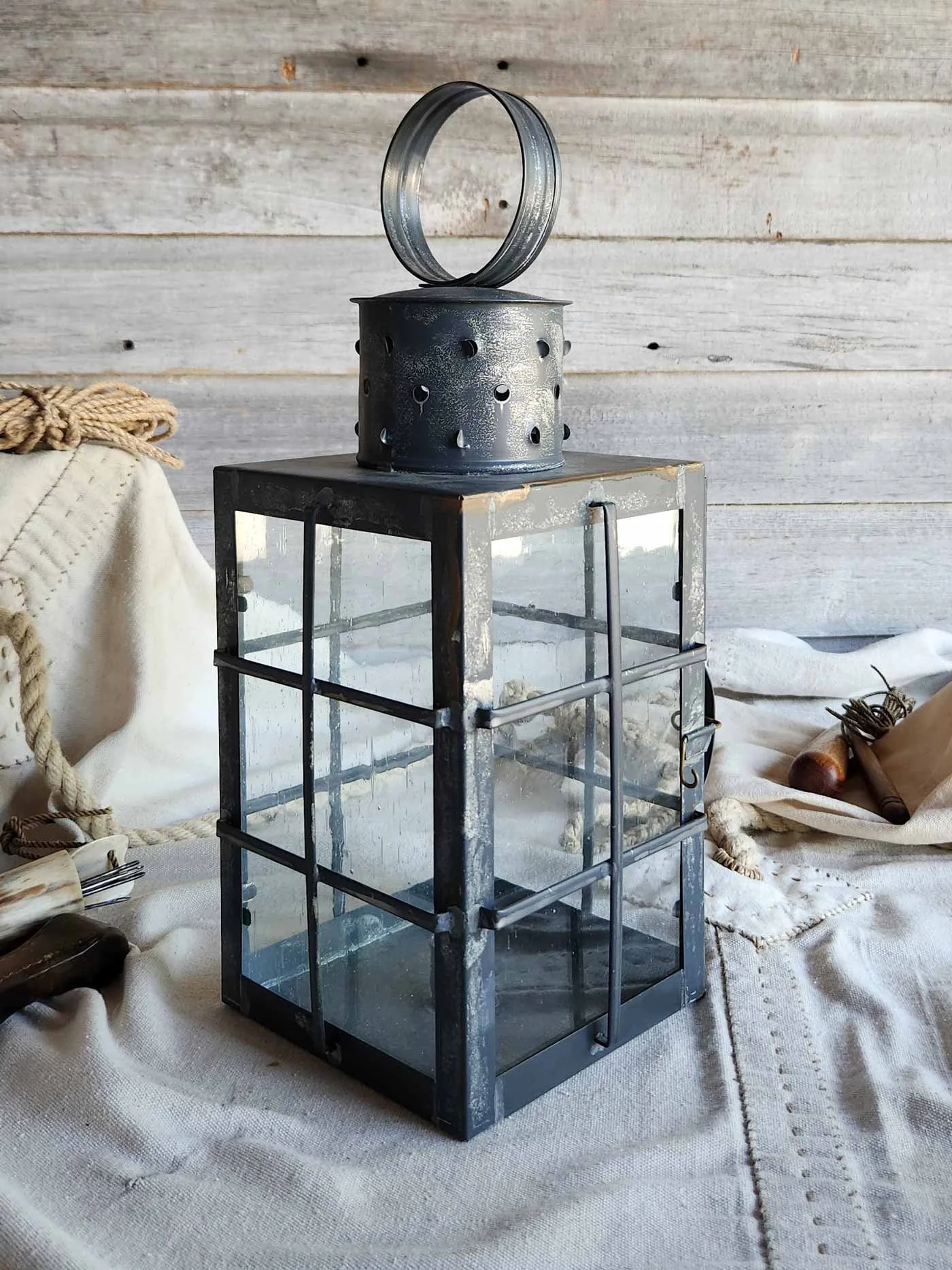 Square-ship-Lantern-52609-web-2.jpg