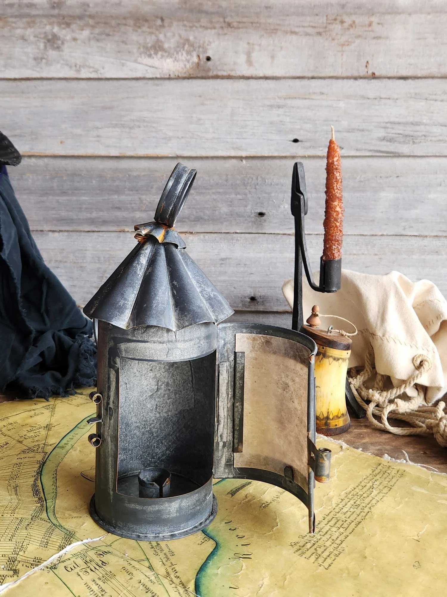 Honest-hand-lantern-antiqued-with-lite-pane-#1.jpg