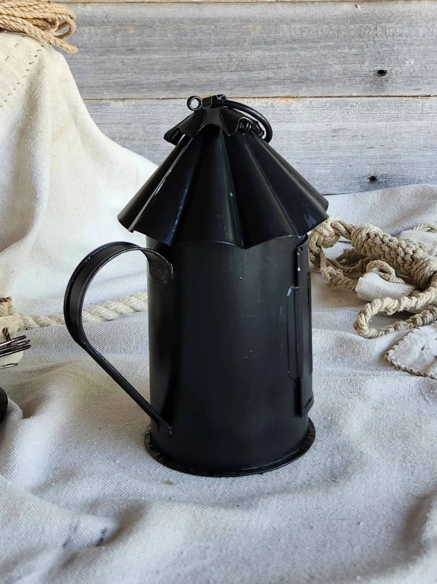 Black-Honest-Lantern-4-web-52616.jpg