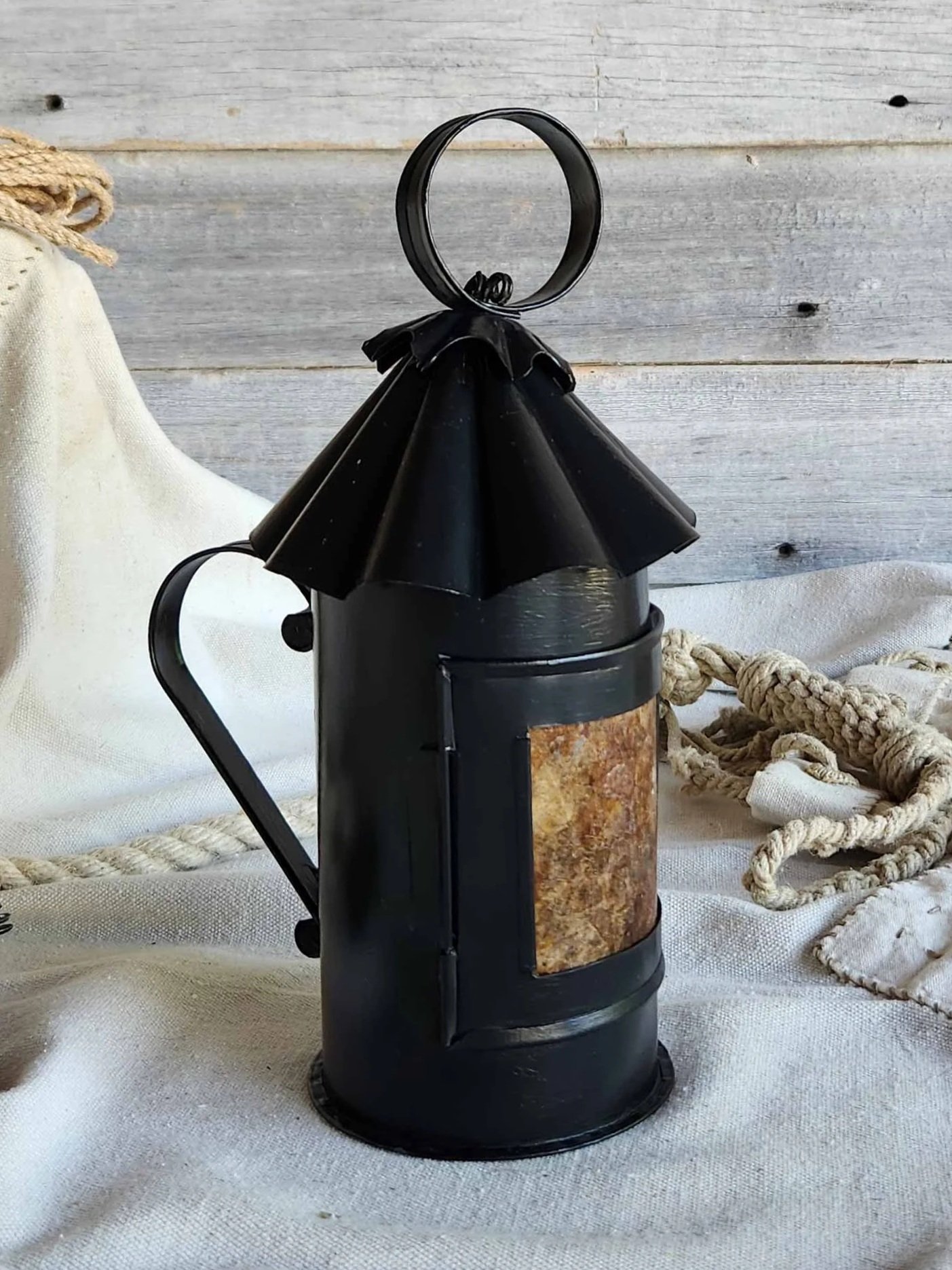 Black-Honest-Lantern-52617-3-web.jpg