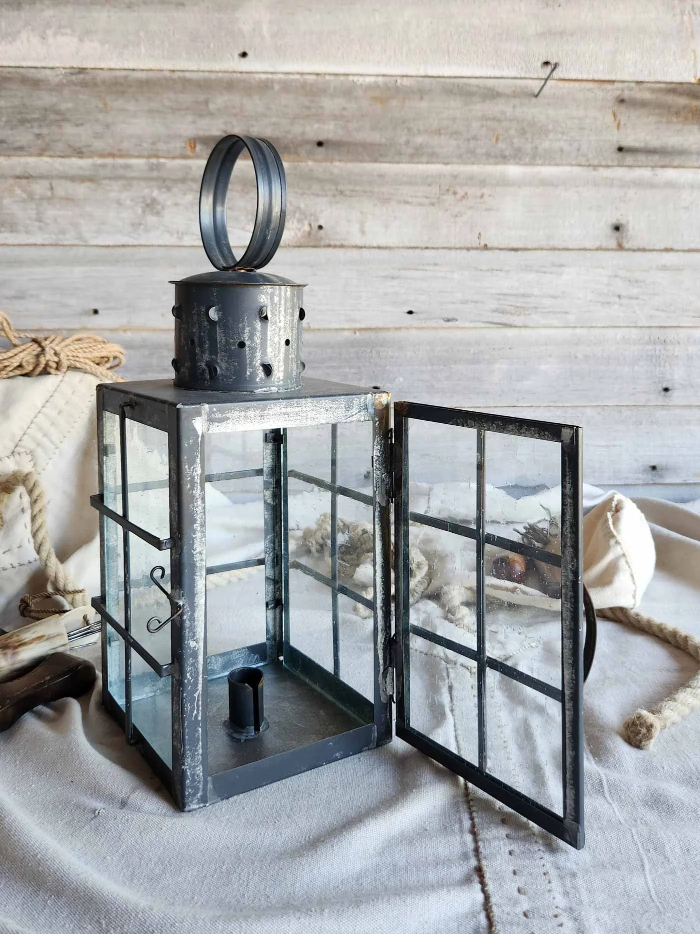 Square-Ship-Lantern-52610-web-4.jpg