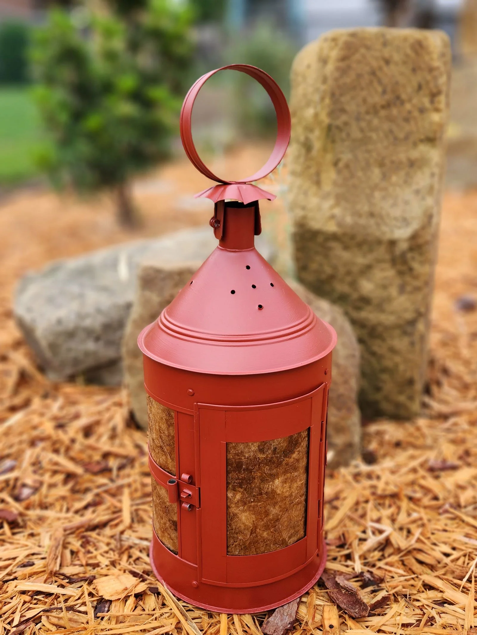 Kate's-Red-Ship-Lantern-red-with-amber-panes-web.jpg