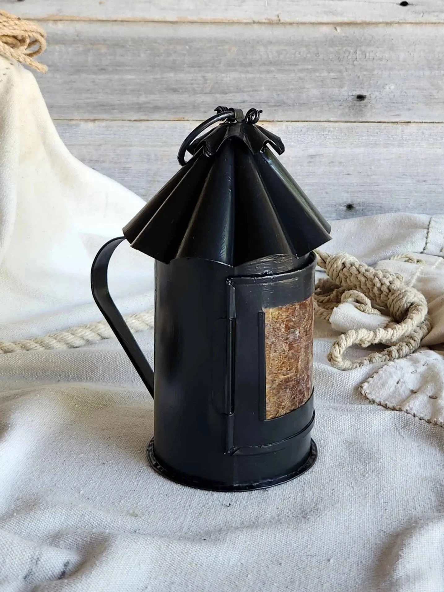 Black-Honest-Lantern-3-web--52618.jpg