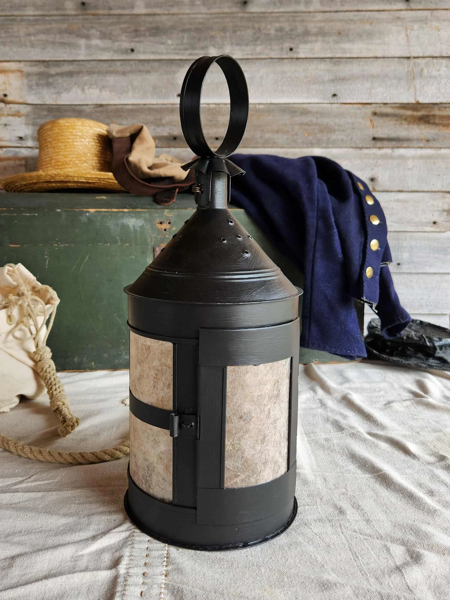 Kates-Round-Lantern-Black-2569-1.jpg