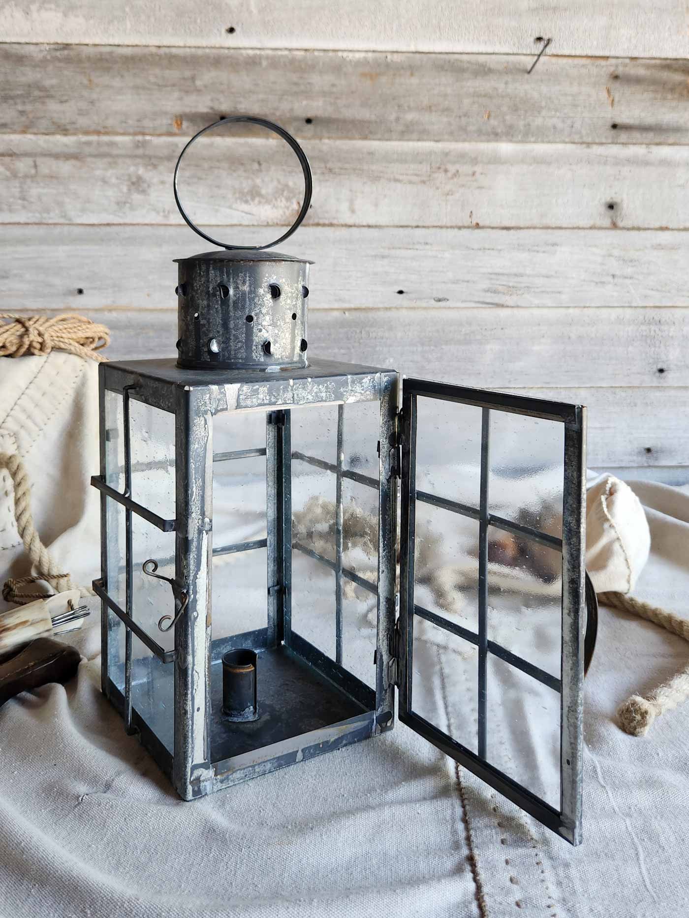 Square-Ship-Lantern-52611-web-4.jpg