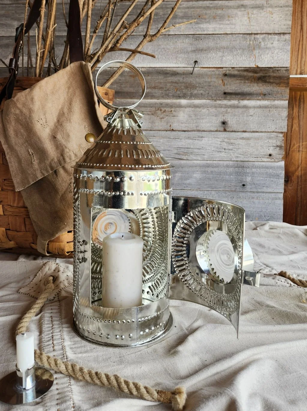 Double bulls-eye lantern 42615-3.jpg