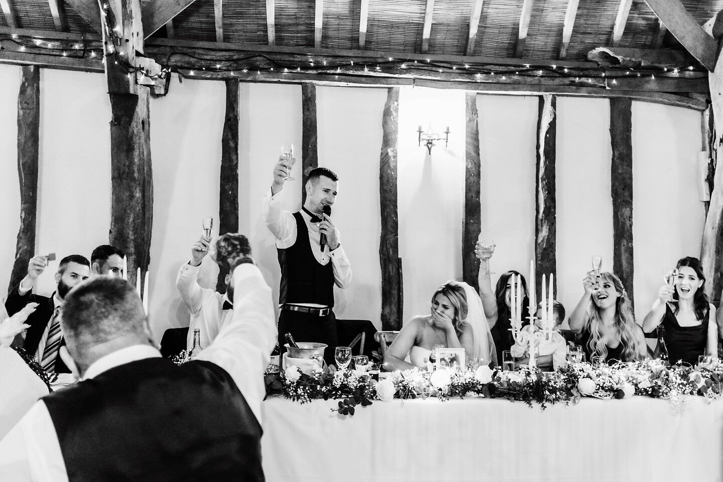 Magical wedding moment at the @notleytythebarn in Buckinghamshire. ✨

#ukweddings #ukweddingphotographer #yorkshireweddingphotographer #weddingphotographersociety #bridlingtonweddingphotographer #candidweddingphotographer
#naturalweddingphotography #