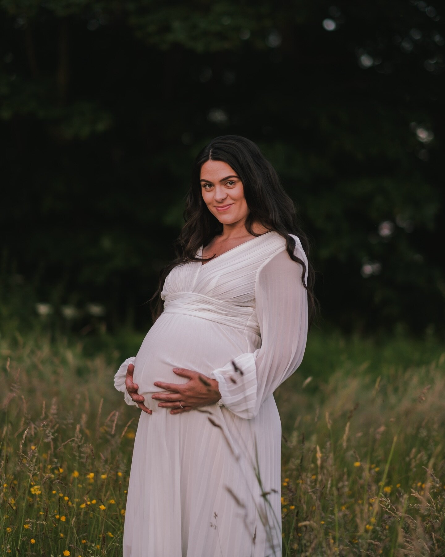 An exciting 2024 ahead with more beautiful on-location maternity and family photoshoots like this one to come. 

As well as wedding photography, you can find more information about the family, maternity and newborn photo shoots that I offer on my web