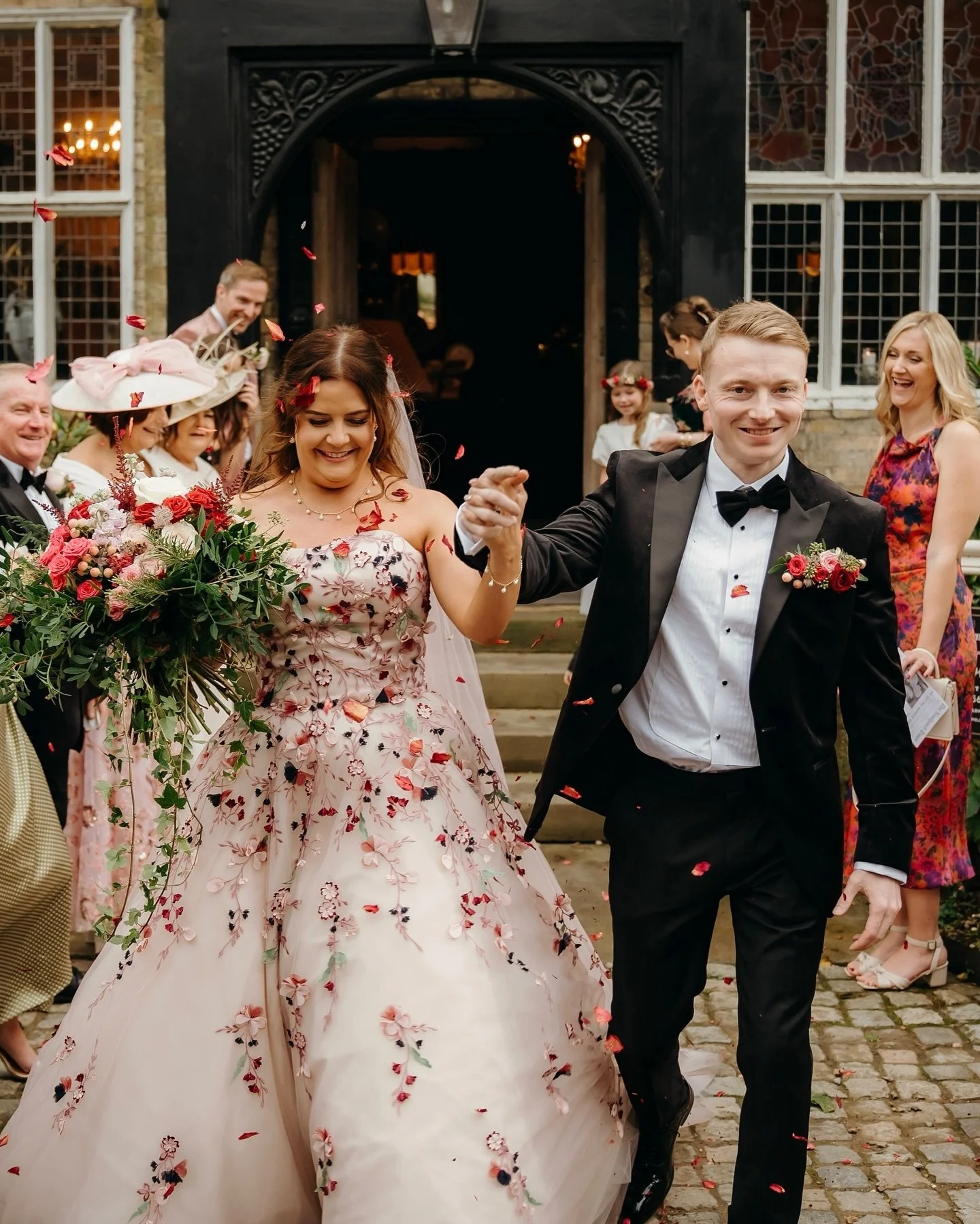 What a day we had on Saturday celebrating Megan &amp; Matt! 

The rain held off and blue skies kept us company all day at @highfield_hotel - a venue that never fails to provide the most beautiful backdrop for the celebrations. 

I loved capturing eve