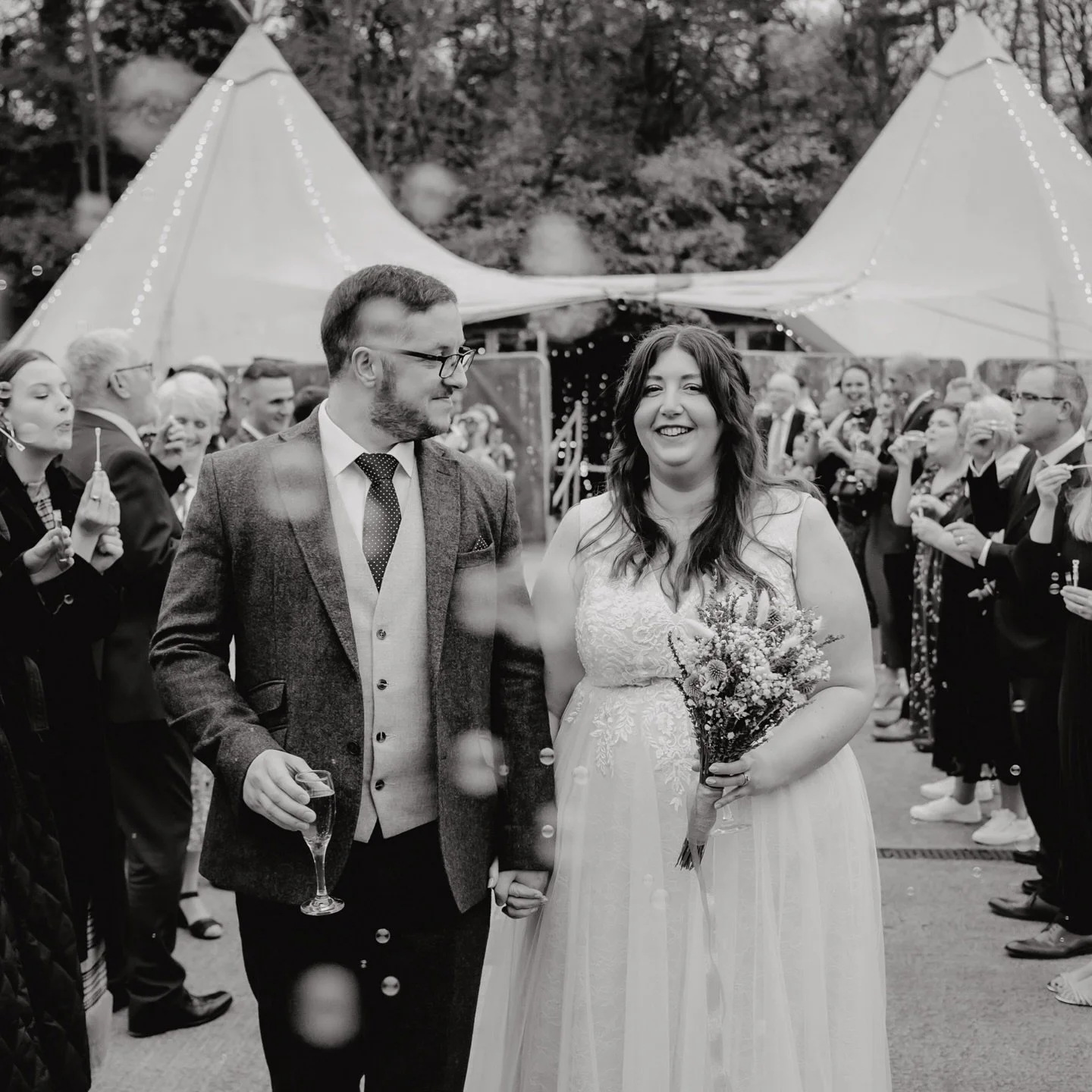 Another wonderful autumn wedding day, this time celebrating Emma &amp; Emmett! 

The two got married with all of their nearest &amp; dearest at @thetipivenue.co.uk at Scarborough Open Air Theatre which was such a fitting spot for an autumn wedding, c