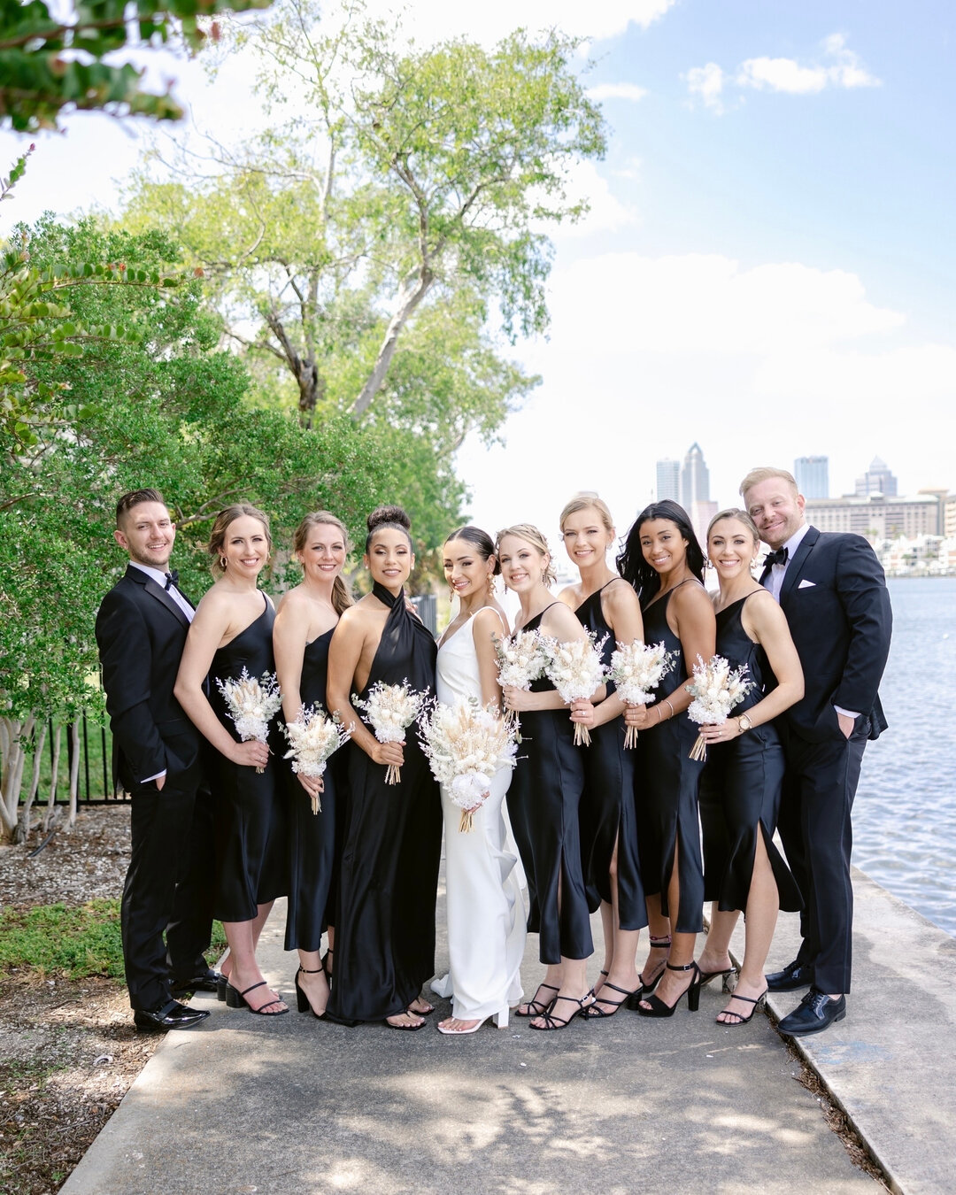 All Black, White and Chic&hellip; This wedding party killed it​​​​​​​​
​​​​​​​​
*​​​​​​​​
*​​​​​​​​
*​​​​​​​​
​​​​​​​​
#weddingparty #chicwedding #weddingcolors #romanticwedding #weddingtips #weddinginspir #weddingflowerinspiration #floridaweddings #
