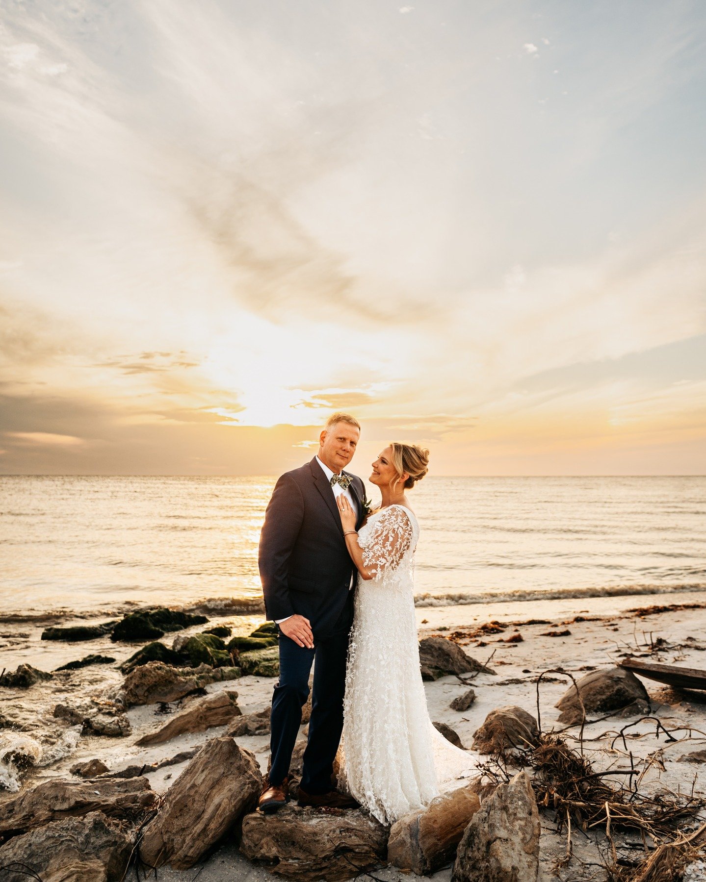 Molly and Mark's gorgeous beach wedding, held in the aftermath of the Florida hurricanes, was truly a dream come true.

Look at this perfect sunset for an intimate family celebration!

Venue: @lidobeachresort
Planner: @coramarie_events 
Photographer: