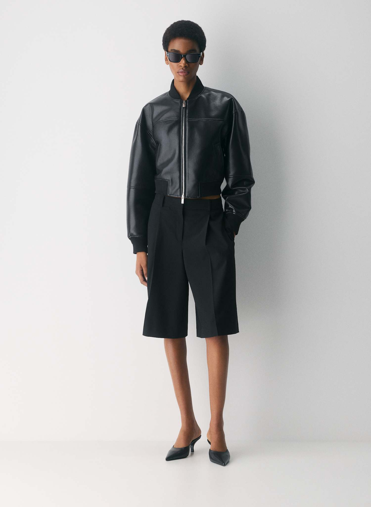 aritzia synergy bomber review.png