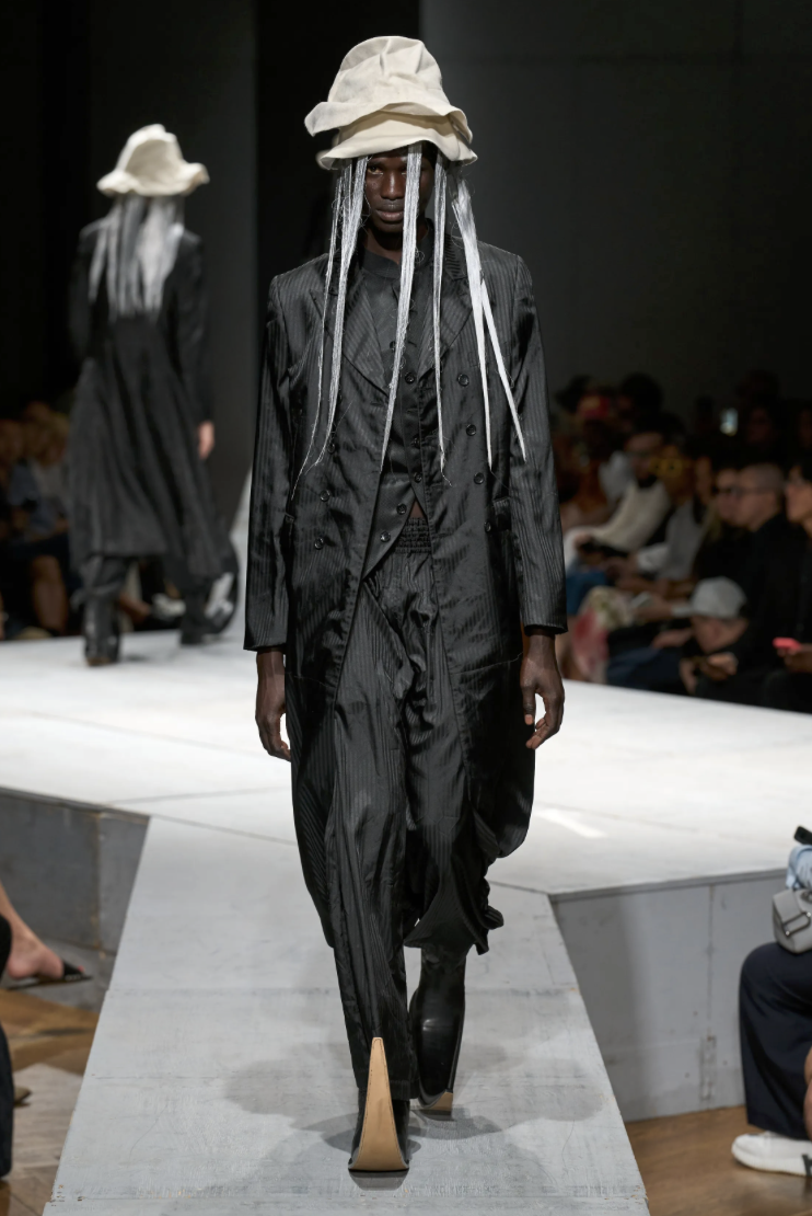 designers at paris fashion week comme des garcons 3.png