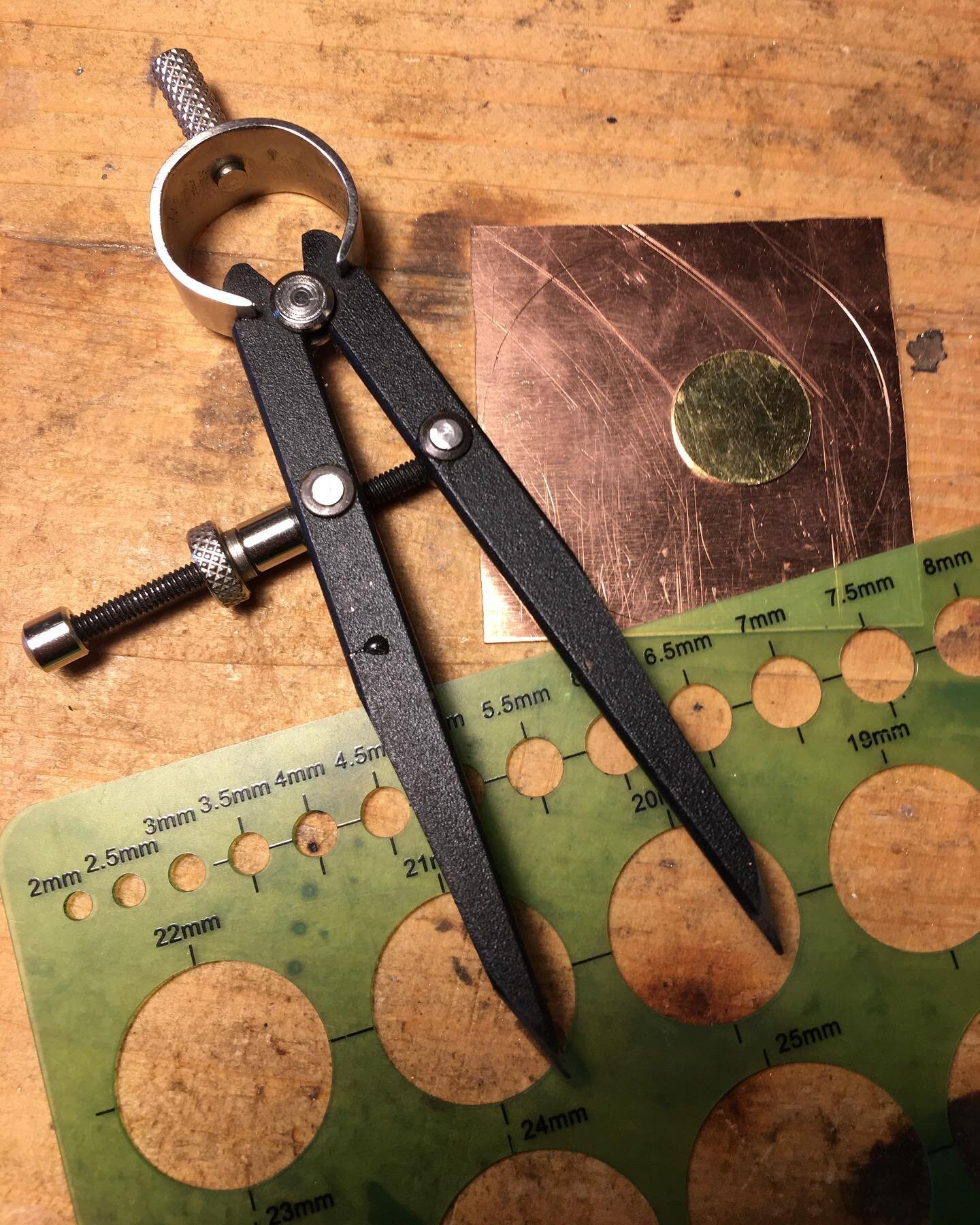 How to make a small copper bowl with brass inlaid detail: 1. cut the brass shape that is to be inlaid 2. mark on the copper sheet where the brass is to sit and remove that section of copper 3. ideally these two pieces should hold together unaided bef