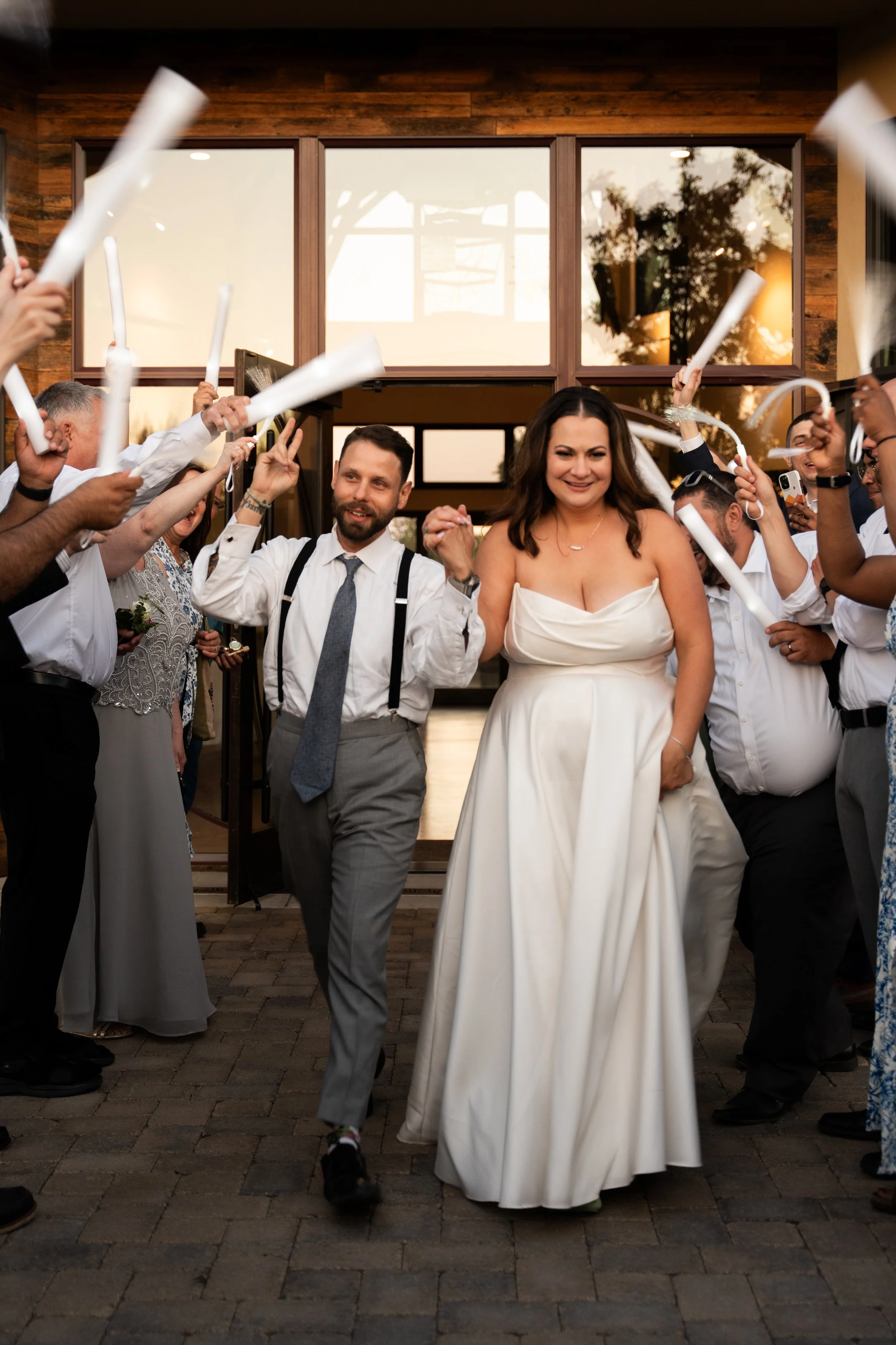 Katie & Zac Sneak Peak-01.jpg