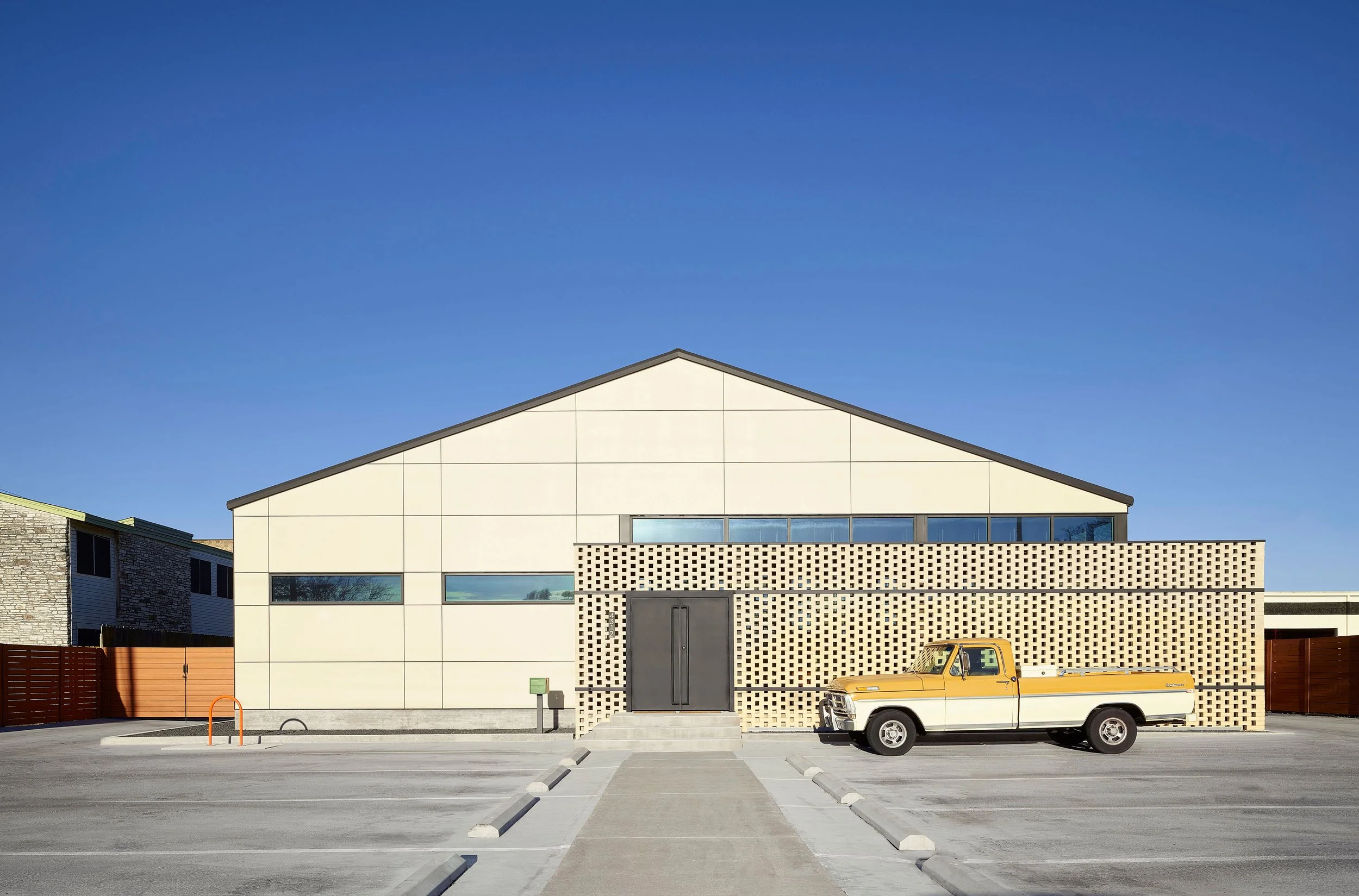 LOWRES 3K - STUDIO - EXTERIOR FRONT - View 01B.jpg
